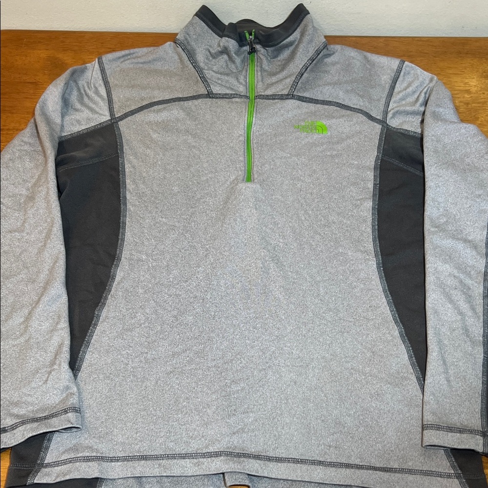 The North Face Men’s Gray and Black Quarter-Zip Pullover  Size MEDIUM